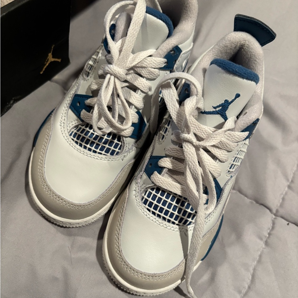 Jordan retro 4's military blue/white size 11=original $100.00
